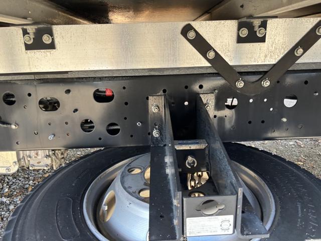 ヒノレンジャー 低温冷凍車　ベッド付　格納ゲート　東プレ　ＸＶ７２ＬＯＣ－Ｔ　－３０℃設定　エバハウス　サイドドア　６，３９０×２，１４０×１，９１０　車検付　積載２．８ｔ　Ｆ６　マニュアル　低温仕様　新明和　パワーゲート　ゲート付　ＥＴＣ２．０（26枚目）