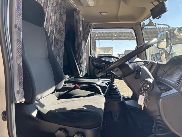 ヒノレンジャー 低温冷凍車　ベッド付　格納ゲート　東プレ　ＸＶ７２ＬＯＣ－Ｔ　－３０℃設定　エバハウス　サイドドア　６，３９０×２，１４０×１，９１０　車検付　積載２．８ｔ　Ｆ６　マニュアル　低温仕様　新明和　パワーゲート　ゲート付　ＥＴＣ２．０（34枚目）