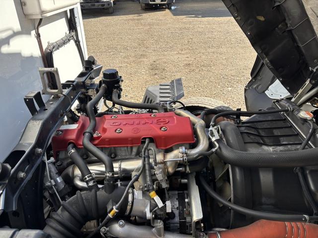 ヒノレンジャー 低温冷凍車　ベッド付　格納ゲート　東プレ　ＸＶ７２ＬＯＣ－Ｔ　－３０℃設定　エバハウス　サイドドア　６，３９０×２，１４０×１，９１０　車検付　積載２．８ｔ　Ｆ６　マニュアル　低温仕様　新明和　パワーゲート　ゲート付　ＥＴＣ２．０（45枚目）