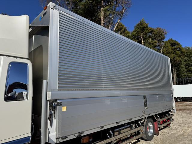 ヒノレンジャー アルミウイング　ワイド　ベッド付　エアサス　ハイルーフ　２４０馬力　トランテックス　６，２３０×２，４００×２，４２０　メッキ、ステンレス使用　アルミホイール　積載２．６ｔ　Ｆ６　６速　マニュアル　４ｔウイング　ＥＴＣ１．０　エアサスコントローラー（8枚目）