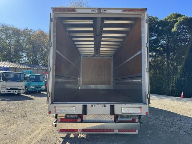 ヒノレンジャー アルミウイング　ワイド　ベッド付　エアサス　ハイルーフ　２４０馬力　トランテックス　６，２３０×２，４００×２，４２０　メッキ、ステンレス使用　アルミホイール　積載２．６ｔ　Ｆ６　６速　マニュアル　４ｔウイング　ＥＴＣ１．０　エアサスコントローラー（10枚目）