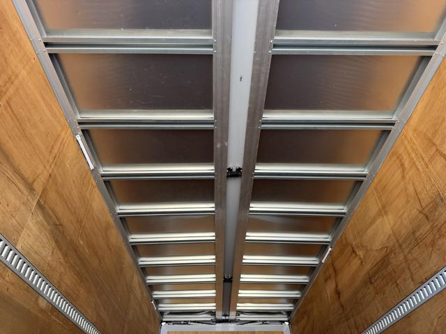 ヒノレンジャー アルミウイング　ワイド　ベッド付　エアサス　ハイルーフ　２４０馬力　トランテックス　６，２３０×２，４００×２，４２０　メッキ、ステンレス使用　アルミホイール　積載２．６ｔ　Ｆ６　６速　マニュアル　４ｔウイング　ＥＴＣ１．０　エアサスコントローラー（14枚目）