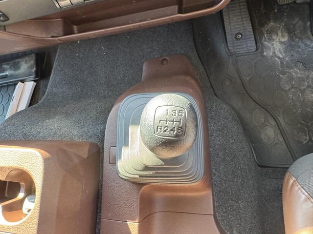 ヒノレンジャー アルミウイング　ワイド　ベッド付　エアサス　ハイルーフ　２４０馬力　トランテックス　６，２３０×２，４００×２，４２０　メッキ、ステンレス使用　アルミホイール　積載２．６ｔ　Ｆ６　６速　マニュアル　４ｔウイング　ＥＴＣ１．０　エアサスコントローラー（36枚目）