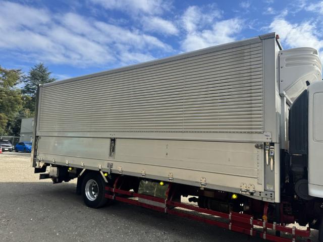 ヒノレンジャー 冷凍ウイング　ワイド　ベッド付　ゲート蓋　２４０馬力　菱重　ＴＤＪＳ５０ＤＡ　エバハウス　６，１８０×２，４００×２，０８０　ステンレス使用　アルミホイール　積載２．２ｔ　Ｆ６　マニュアル　極東開発　パワーゲート　中温仕様　冷蔵冷凍車（7枚目）