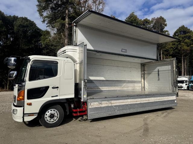 ヒノレンジャー 冷凍ウイング　ワイド　ベッド付　ゲート蓋　２４０馬力　菱重　ＴＤＪＳ５０ＤＡ　エバハウス　６，１８０×２，４００×２，０８０　ステンレス使用　アルミホイール　積載２．２ｔ　Ｆ６　マニュアル　極東開発　パワーゲート　中温仕様　冷蔵冷凍車（20枚目）