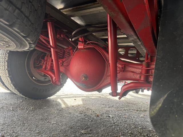 ヒノレンジャー 冷凍ウイング　ワイド　ベッド付　ゲート蓋　２４０馬力　菱重　ＴＤＪＳ５０ＤＡ　エバハウス　６，１８０×２，４００×２，０８０　ステンレス使用　アルミホイール　積載２．２ｔ　Ｆ６　マニュアル　極東開発　パワーゲート　中温仕様　冷蔵冷凍車（33枚目）