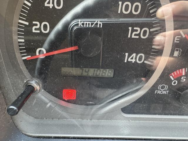 ヒノレンジャー 冷凍ウイング　ワイド　ベッド付　ゲート蓋　２４０馬力　菱重　ＴＤＪＳ５０ＤＡ　エバハウス　６，１８０×２，４００×２，０８０　ステンレス使用　アルミホイール　積載２．２ｔ　Ｆ６　マニュアル　極東開発　パワーゲート　中温仕様　冷蔵冷凍車（35枚目）