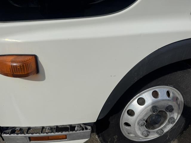 ヒノレンジャー 冷凍ウイング　ワイド　ベッド付　ゲート蓋　２４０馬力　菱重　ＴＤＪＳ５０ＤＡ　エバハウス　６，１８０×２，４００×２，０８０　ステンレス使用　アルミホイール　積載２．２ｔ　Ｆ６　マニュアル　極東開発　パワーゲート　中温仕様　冷蔵冷凍車（53枚目）