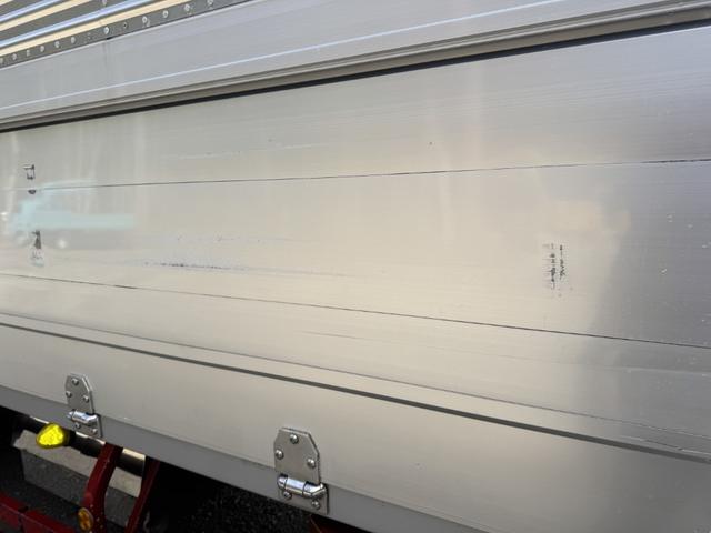 ヒノレンジャー 冷凍ウイング　ワイド　ベッド付　ゲート蓋　２４０馬力　菱重　ＴＤＪＳ５０ＤＡ　エバハウス　６，１８０×２，４００×２，０８０　ステンレス使用　アルミホイール　積載２．２ｔ　Ｆ６　マニュアル　極東開発　パワーゲート　中温仕様　冷蔵冷凍車（57枚目）