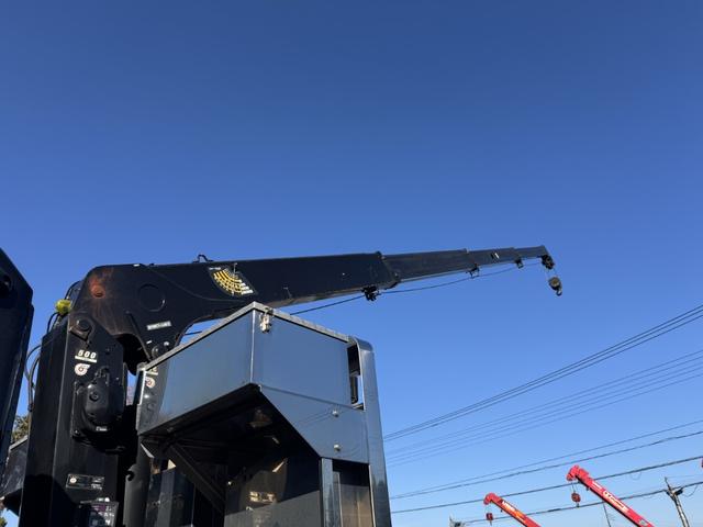 スーパーグレート ２．９ｔ吊４段クレーン　アルミブロック　４軸低床　エアサス　古河ユニック　フックイン　ラジコン　８，６６０×２，４００　積載１２．７ｔ　メッキ、ステンレス使用　ボディ枠オールステンレス　アルミホイール　車検付　シフトパイロット　２ペダル　大型クレーン（16枚目）