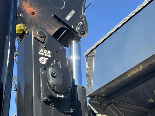 スーパーグレート ２．９ｔ吊４段クレーン　アルミブロック　４軸低床　エアサス　古河ユニック　フックイン　ラジコン　８，６６０×２，４００　積載１２．７ｔ　メッキ、ステンレス使用　ボディ枠オールステンレス　アルミホイール　車検付　シフトパイロット　２ペダル　大型クレーン（17枚目）