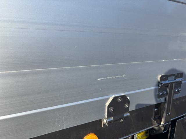 スーパーグレート ２．９ｔ吊４段クレーン　アルミブロック　４軸低床　エアサス　古河ユニック　フックイン　ラジコン　８，６６０×２，４００　積載１２．７ｔ　メッキ、ステンレス使用　ボディ枠オールステンレス　アルミホイール　車検付　シフトパイロット　２ペダル　大型クレーン（60枚目）