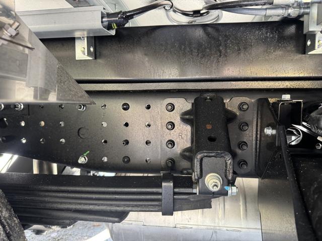 キャンター アルミウイング ワイドロング 日本フルハーフ リア観音扉 ラッシング2段 引出しフック4対 デジタルメーター 4,520×2,090×2,230 車検付 走行509km 積載2.9t シフト:デュオニック 2ペダル セミオートマ(24枚目)