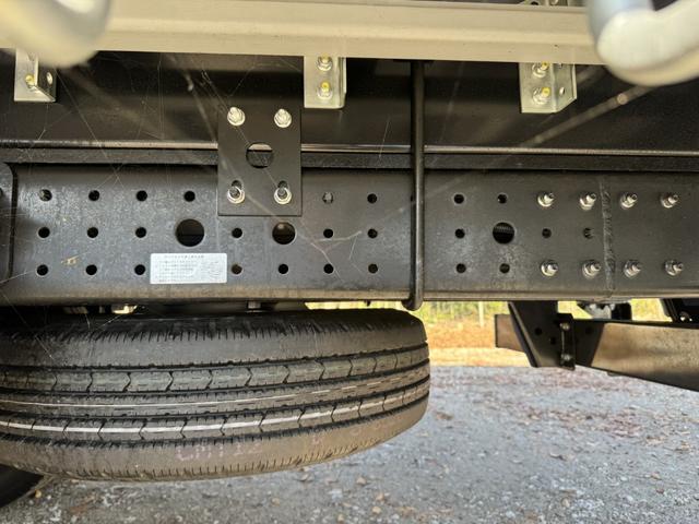 キャンター アルミウイング ワイドロング 日本フルハーフ リア観音扉 ラッシング2段 引出しフック4対 デジタルメーター 4,520×2,090×2,230 車検付 走行509km 積載2.9t シフト:デュオニック 2ペダル セミオートマ(25枚目)