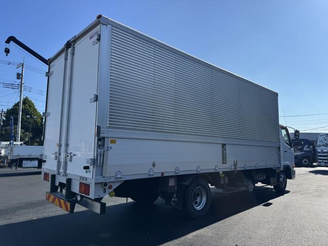 ファイター アルミウイング　ワイド　パブコ　リア観音扉　ラッシング２段　引出しフック５対　６，２５０×２，３９０×２，３６０　積載２．８ｔ　Ｆ６　６速　マニュアル　４ｔウイング　４トンウイング　ＥＴＣ１．０　バックカメラ　キーレス（4枚目）