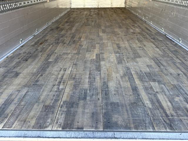 ファイター アルミウイング　ワイド　パブコ　リア観音扉　ラッシング２段　引出しフック５対　６，２５０×２，３９０×２，３６０　積載２．８ｔ　Ｆ６　６速　マニュアル　４ｔウイング　４トンウイング　ＥＴＣ１．０　バックカメラ　キーレス（13枚目）