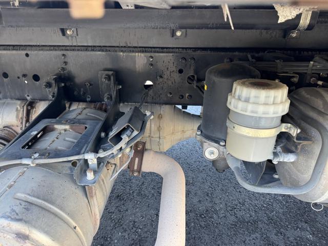 ファイター アルミウイング　ワイド　パブコ　リア観音扉　ラッシング２段　引出しフック５対　６，２５０×２，３９０×２，３６０　積載２．８ｔ　Ｆ６　６速　マニュアル　４ｔウイング　４トンウイング　ＥＴＣ１．０　バックカメラ　キーレス（23枚目）