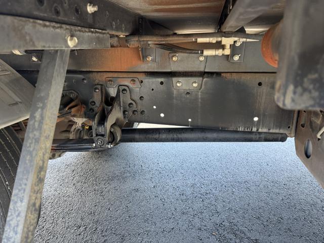 ファイター アルミウイング　ワイド　パブコ　リア観音扉　ラッシング２段　引出しフック５対　６，２５０×２，３９０×２，３６０　積載２．８ｔ　Ｆ６　６速　マニュアル　４ｔウイング　４トンウイング　ＥＴＣ１．０　バックカメラ　キーレス（28枚目）