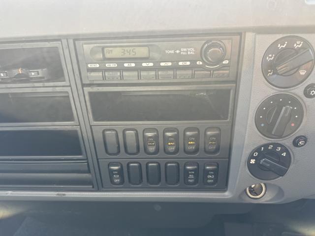 ファイター アルミウイング　ワイド　パブコ　リア観音扉　ラッシング２段　引出しフック５対　６，２５０×２，３９０×２，３６０　積載２．８ｔ　Ｆ６　６速　マニュアル　４ｔウイング　４トンウイング　ＥＴＣ１．０　バックカメラ　キーレス（36枚目）