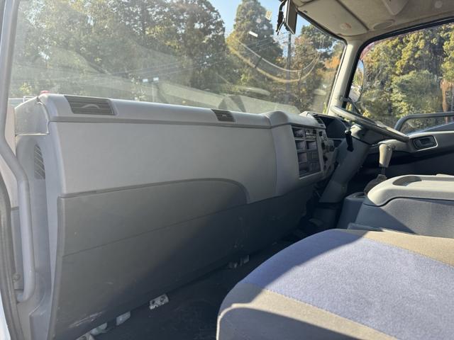 ファイター アルミウイング　ワイド　パブコ　リア観音扉　ラッシング２段　引出しフック５対　６，２５０×２，３９０×２，３６０　積載２．８ｔ　Ｆ６　６速　マニュアル　４ｔウイング　４トンウイング　ＥＴＣ１．０　バックカメラ　キーレス（40枚目）