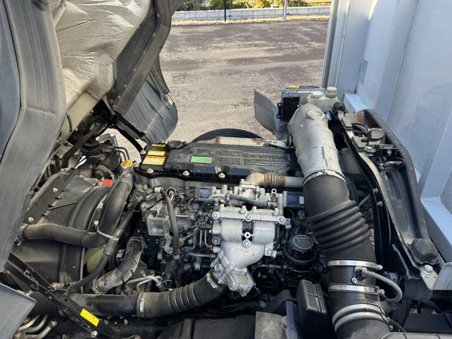 ファイター アルミウイング　ワイド　パブコ　リア観音扉　ラッシング２段　引出しフック５対　６，２５０×２，３９０×２，３６０　積載２．８ｔ　Ｆ６　６速　マニュアル　４ｔウイング　４トンウイング　ＥＴＣ１．０　バックカメラ　キーレス（43枚目）