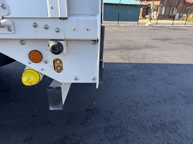 ファイター アルミウイング　ワイド　パブコ　リア観音扉　ラッシング２段　引出しフック５対　６，２５０×２，３９０×２，３６０　積載２．８ｔ　Ｆ６　６速　マニュアル　４ｔウイング　４トンウイング　ＥＴＣ１．０　バックカメラ　キーレス（52枚目）