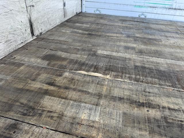 ファイター アルミウイング　ワイド　パブコ　リア観音扉　ラッシング２段　引出しフック５対　６，２５０×２，３９０×２，３６０　積載２．８ｔ　Ｆ６　６速　マニュアル　４ｔウイング　４トンウイング　ＥＴＣ１．０　バックカメラ　キーレス（53枚目）