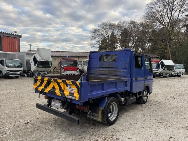 キャンター Wキャブダンプ 10尺 全低床 極東開発 DD02-31 リアヒーター付 2,060×1,590×320 積載2t I5 5速 マニュアル 2tダンプ 2トンダンプ 6人乗り 5t限定免許対応(4枚目)