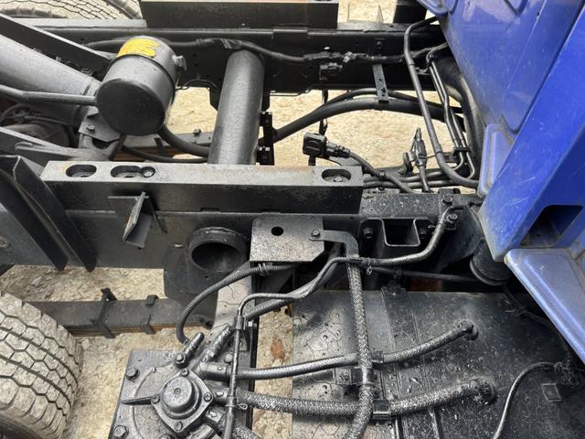 キャンター Wキャブダンプ 10尺 全低床 極東開発 DD02-31 リアヒーター付 2,060×1,590×320 積載2t I5 5速 マニュアル 2tダンプ 2トンダンプ 6人乗り 5t限定免許対応(20枚目)