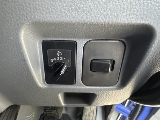 キャンター Wキャブダンプ 10尺 全低床 極東開発 DD02-31 リアヒーター付 2,060×1,590×320 積載2t I5 5速 マニュアル 2tダンプ 2トンダンプ 6人乗り 5t限定免許対応(28枚目)