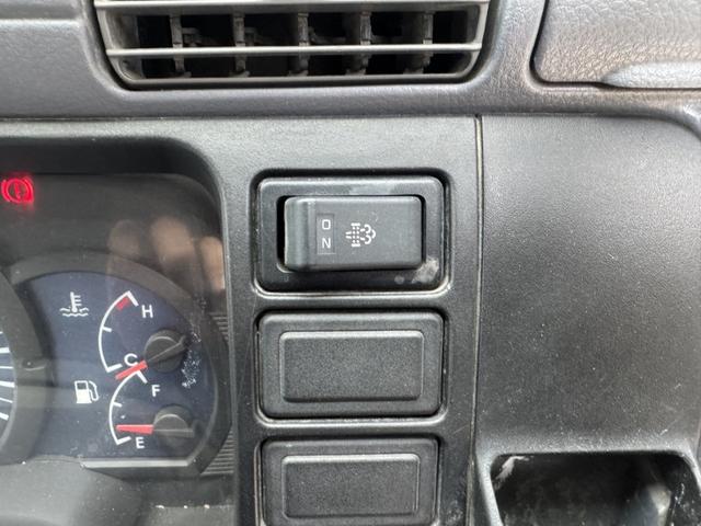 キャンター Wキャブダンプ 10尺 全低床 極東開発 DD02-31 リアヒーター付 2,060×1,590×320 積載2t I5 5速 マニュアル 2tダンプ 2トンダンプ 6人乗り 5t限定免許対応(29枚目)