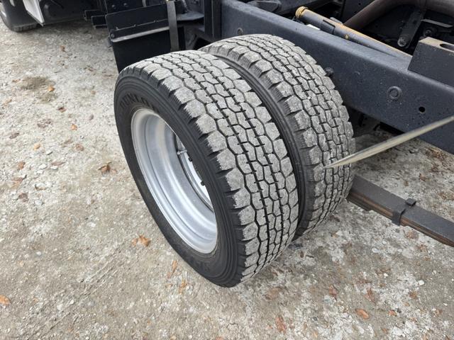 キャンター Wキャブダンプ 10尺 全低床 極東開発 DD02-31 リアヒーター付 2,060×1,590×320 積載2t I5 5速 マニュアル 2tダンプ 2トンダンプ 6人乗り 5t限定免許対応(42枚目)