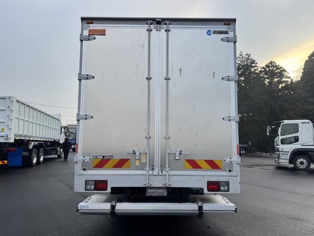 ヒノレンジャー アルミウイング ワイド ベッド付 エアサス 格納ゲート 240馬力 トランテックス 6,280×2,410×2,430 積載2.2t F6 6速 マニュアル 4tウイング 新明和 パワーゲート ゲート付 ETC2.0 バックカメラ 車線逸脱警報(8枚目)