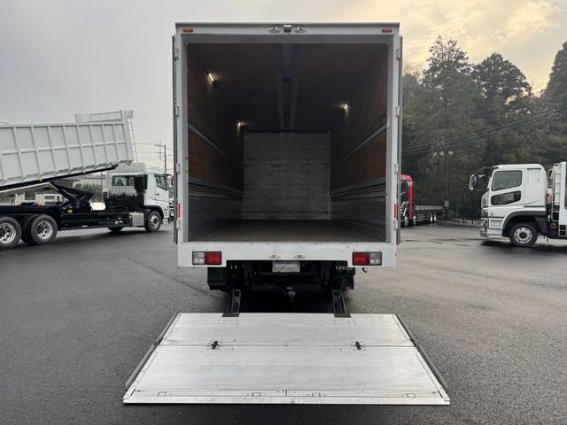 ヒノレンジャー アルミウイング ワイド ベッド付 エアサス 格納ゲート 240馬力 トランテックス 6,280×2,410×2,430 積載2.2t F6 6速 マニュアル 4tウイング 新明和 パワーゲート ゲート付 ETC2.0 バックカメラ 車線逸脱警報(9枚目)