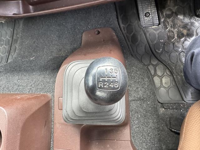 ヒノレンジャー アルミウイング ワイド ベッド付 エアサス 格納ゲート 240馬力 トランテックス 6,280×2,410×2,430 積載2.2t F6 6速 マニュアル 4tウイング 新明和 パワーゲート ゲート付 ETC2.0 バックカメラ 車線逸脱警報(39枚目)