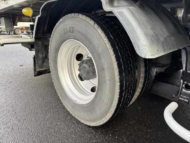 ヒノレンジャー アルミウイング ワイド ベッド付 エアサス 格納ゲート 240馬力 トランテックス 6,280×2,410×2,430 積載2.2t F6 6速 マニュアル 4tウイング 新明和 パワーゲート ゲート付 ETC2.0 バックカメラ 車線逸脱警報(49枚目)