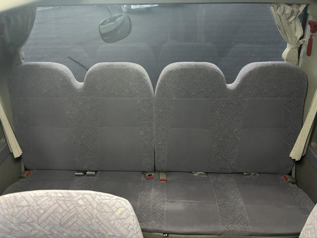 コースター マイクロバス スーパーラウンジ ハイルーフ ロング 19人乗り 自動スライドドア オートステップ付 モケットリクライニングシート 冷蔵庫 DVDデッキ モニター 右棚付 各席エアコン吹出口、ドリンクホルダー AT 2ペダル オートマ ETC1.0 ナビ(13枚目)