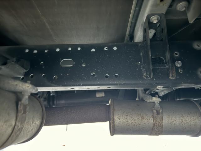 コースター マイクロバス スーパーラウンジ ハイルーフ ロング 19人乗り 自動スライドドア オートステップ付 モケットリクライニングシート 冷蔵庫 DVDデッキ モニター 右棚付 各席エアコン吹出口、ドリンクホルダー AT 2ペダル オートマ ETC1.0 ナビ(34枚目)