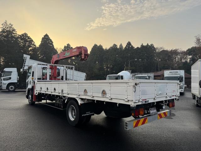 フォワード ２．９ｔ吊５段クレーン　木平　ユニック　ＵＲＵ３７５Ｎ　フックイン　ラジコン　差し違いアウトリガー　６，０４０×２，１８０　走行４１千ｋｍ　積載１．３ｔ　Ｆ６　マニュアル　４ｔクレーン　ＵＮＩＣ　角足　５段ブーム　吊ｔ数２．９ｔ吊（4枚目）