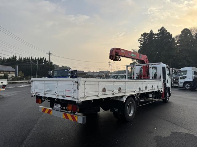 フォワード ２．９ｔ吊５段クレーン　木平　ユニック　ＵＲＵ３７５Ｎ　フックイン　ラジコン　差し違いアウトリガー　６，０４０×２，１８０　走行４１千ｋｍ　積載１．３ｔ　Ｆ６　マニュアル　４ｔクレーン　ＵＮＩＣ　角足　５段ブーム　吊ｔ数２．９ｔ吊（5枚目）