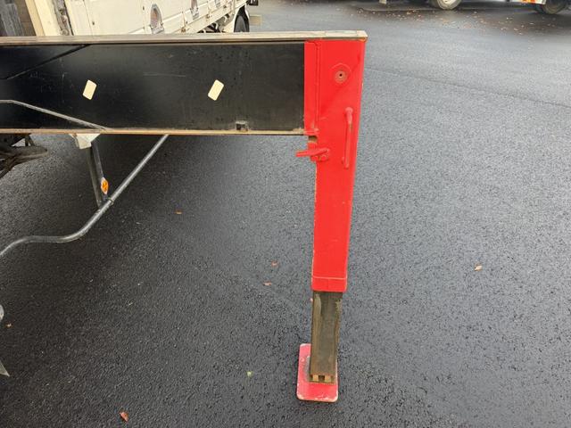 フォワード ２．９ｔ吊５段クレーン　木平　ユニック　ＵＲＵ３７５Ｎ　フックイン　ラジコン　差し違いアウトリガー　６，０４０×２，１８０　走行４１千ｋｍ　積載１．３ｔ　Ｆ６　マニュアル　４ｔクレーン　ＵＮＩＣ　角足　５段ブーム　吊ｔ数２．９ｔ吊（20枚目）