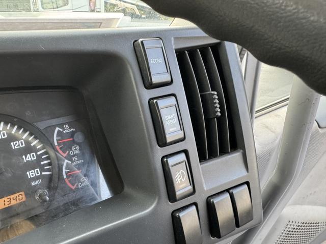 フォワード ２．９ｔ吊５段クレーン　木平　ユニック　ＵＲＵ３７５Ｎ　フックイン　ラジコン　差し違いアウトリガー　６，０４０×２，１８０　走行４１千ｋｍ　積載１．３ｔ　Ｆ６　マニュアル　４ｔクレーン　ＵＮＩＣ　角足　５段ブーム　吊ｔ数２．９ｔ吊（37枚目）