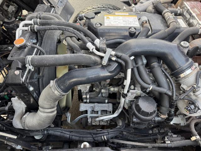 フォワード ２．９ｔ吊５段クレーン　木平　ユニック　ＵＲＵ３７５Ｎ　フックイン　ラジコン　差し違いアウトリガー　６，０４０×２，１８０　走行４１千ｋｍ　積載１．３ｔ　Ｆ６　マニュアル　４ｔクレーン　ＵＮＩＣ　角足　５段ブーム　吊ｔ数２．９ｔ吊（46枚目）