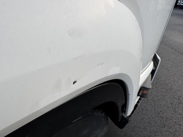 フォワード ２．９ｔ吊５段クレーン　木平　ユニック　ＵＲＵ３７５Ｎ　フックイン　ラジコン　差し違いアウトリガー　６，０４０×２，１８０　走行４１千ｋｍ　積載１．３ｔ　Ｆ６　マニュアル　４ｔクレーン　ＵＮＩＣ　角足　５段ブーム　吊ｔ数２．９ｔ吊（53枚目）