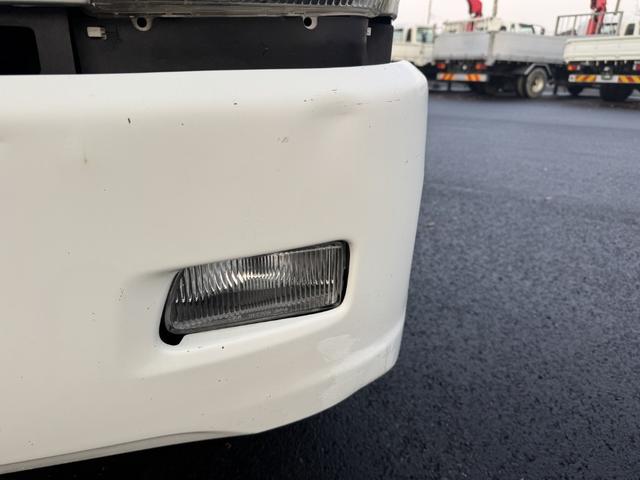 フォワード ２．９ｔ吊５段クレーン　木平　ユニック　ＵＲＵ３７５Ｎ　フックイン　ラジコン　差し違いアウトリガー　６，０４０×２，１８０　走行４１千ｋｍ　積載１．３ｔ　Ｆ６　マニュアル　４ｔクレーン　ＵＮＩＣ　角足　５段ブーム　吊ｔ数２．９ｔ吊（56枚目）