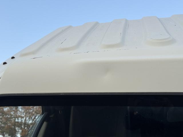 フォワード ２．９ｔ吊５段クレーン　木平　ユニック　ＵＲＵ３７５Ｎ　フックイン　ラジコン　差し違いアウトリガー　６，０４０×２，１８０　走行４１千ｋｍ　積載１．３ｔ　Ｆ６　マニュアル　４ｔクレーン　ＵＮＩＣ　角足　５段ブーム　吊ｔ数２．９ｔ吊（57枚目）