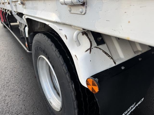 フォワード ２．９ｔ吊５段クレーン　木平　ユニック　ＵＲＵ３７５Ｎ　フックイン　ラジコン　差し違いアウトリガー　６，０４０×２，１８０　走行４１千ｋｍ　積載１．３ｔ　Ｆ６　マニュアル　４ｔクレーン　ＵＮＩＣ　角足　５段ブーム　吊ｔ数２．９ｔ吊（59枚目）