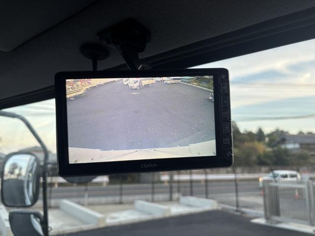 クオン アルミウイング　４軸低床　エアサス　ハイルーフ　日本フルハーフ　９，６２０×２，４００×２，６３０　積載１３．７ｔ　アルミホイール　シフト：エスコット　２ペダル　セミオートマ　大型ウイング　バックカメラ　ＬＤＷＳ　トラフィックアイブレーキ（37枚目）