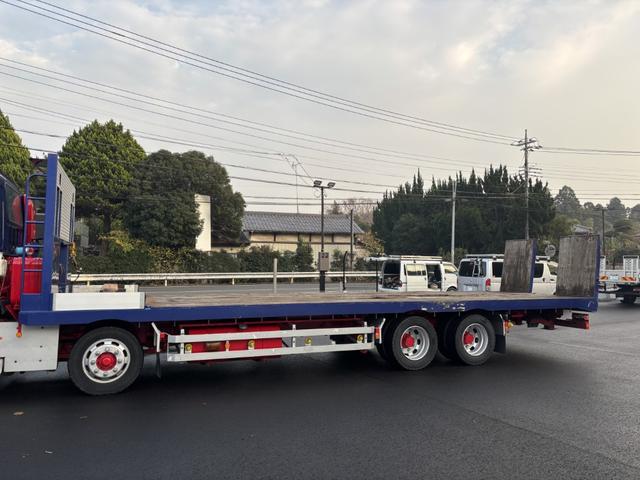 ギガ セーフティーローダー 重機運搬車 4軸低床 フジタボデー ウインチ ラジコン 自動あゆみ 8,800×2,490 車検付 F7 メッキパーツ リターダ 積載11.9t マニュアル 7速 ETC2.0 バックカメラ セフティーローダー(8枚目)