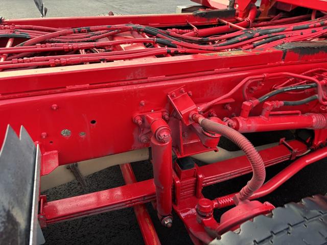 ギガ セーフティーローダー 重機運搬車 4軸低床 フジタボデー ウインチ ラジコン 自動あゆみ 8,800×2,490 車検付 F7 メッキパーツ リターダ 積載11.9t マニュアル 7速 ETC2.0 バックカメラ セフティーローダー(29枚目)